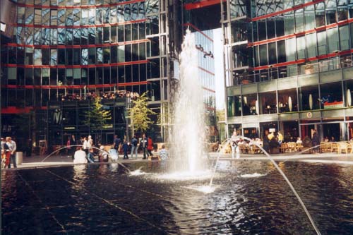 Brunnen im Sony-Center